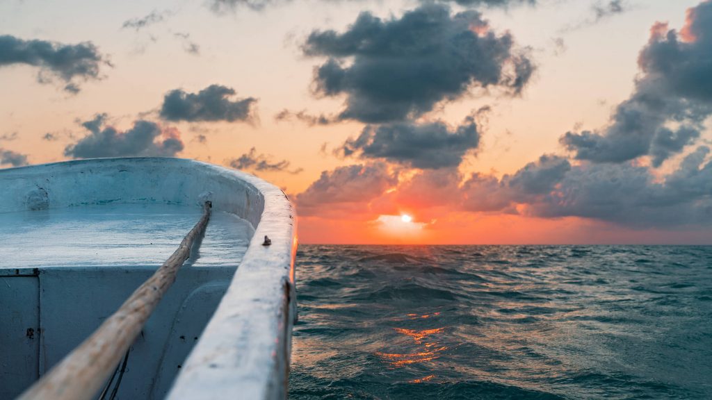 boat-sunset-belize-1024x576